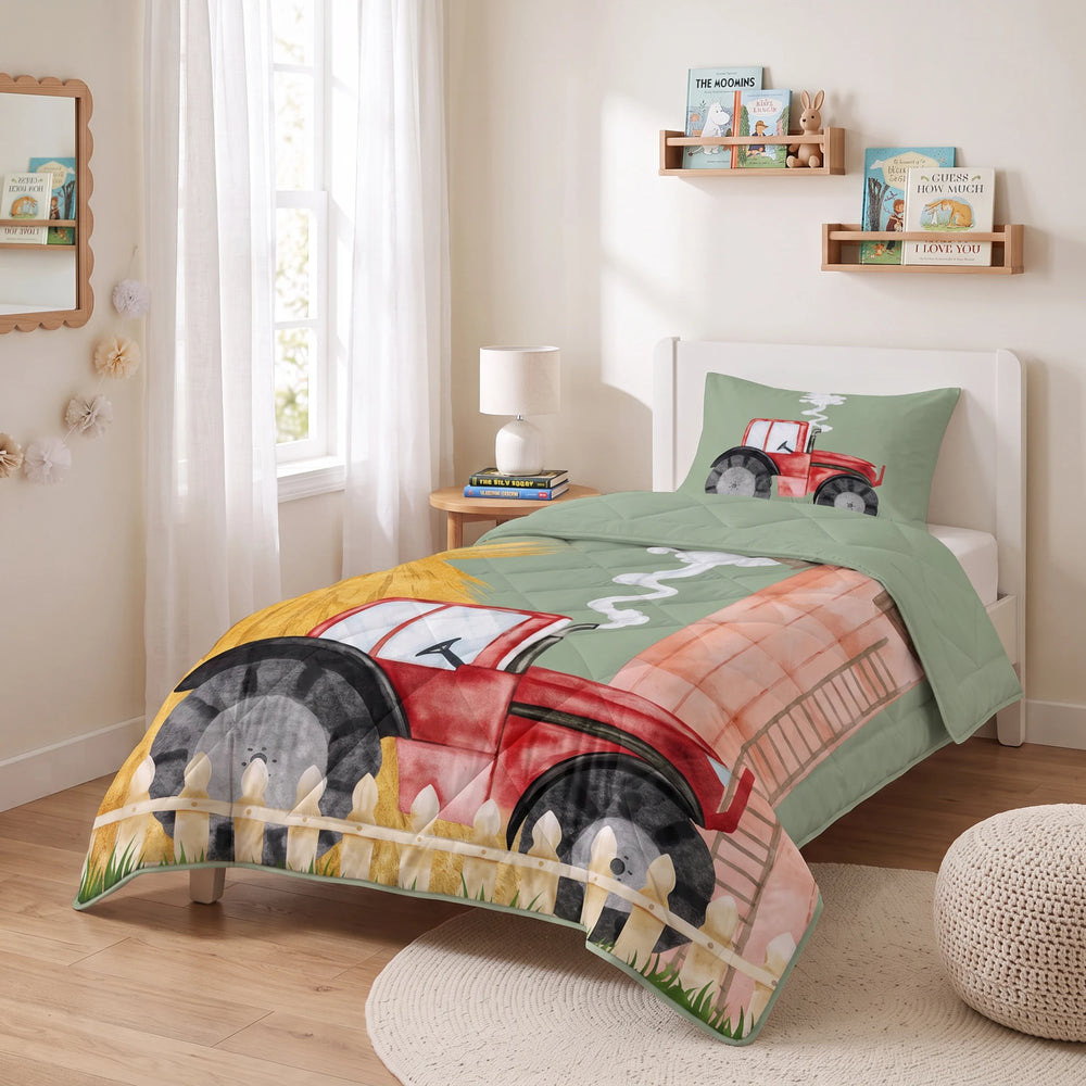 Sleeptime kinderdekbed zonder overtrek Tractor groen opgemaakt in de kinderkamer