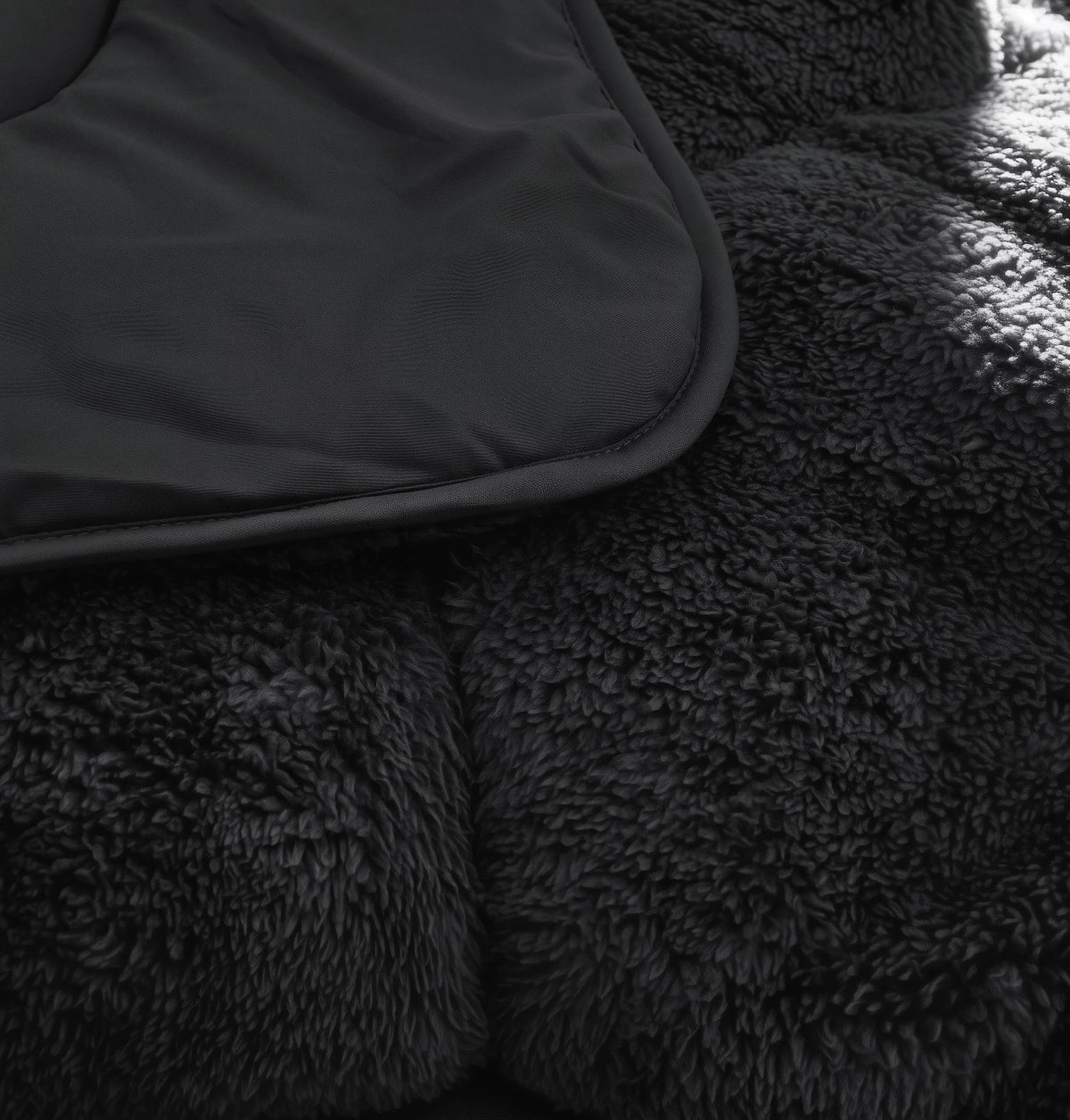 Sleeptime Lazy dekbed zonder overtrek Teddy incl. kussensloop - Zwart - details