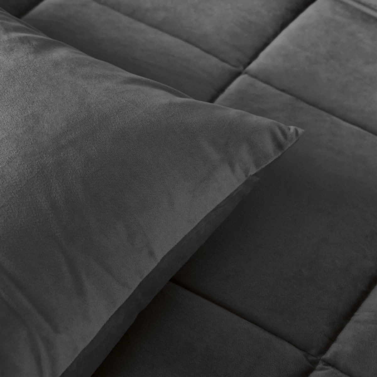 Sleeptime Velvet Lazy dekbed zonder overtrek excl. kussensloop - Antraciet - 240x200 cm