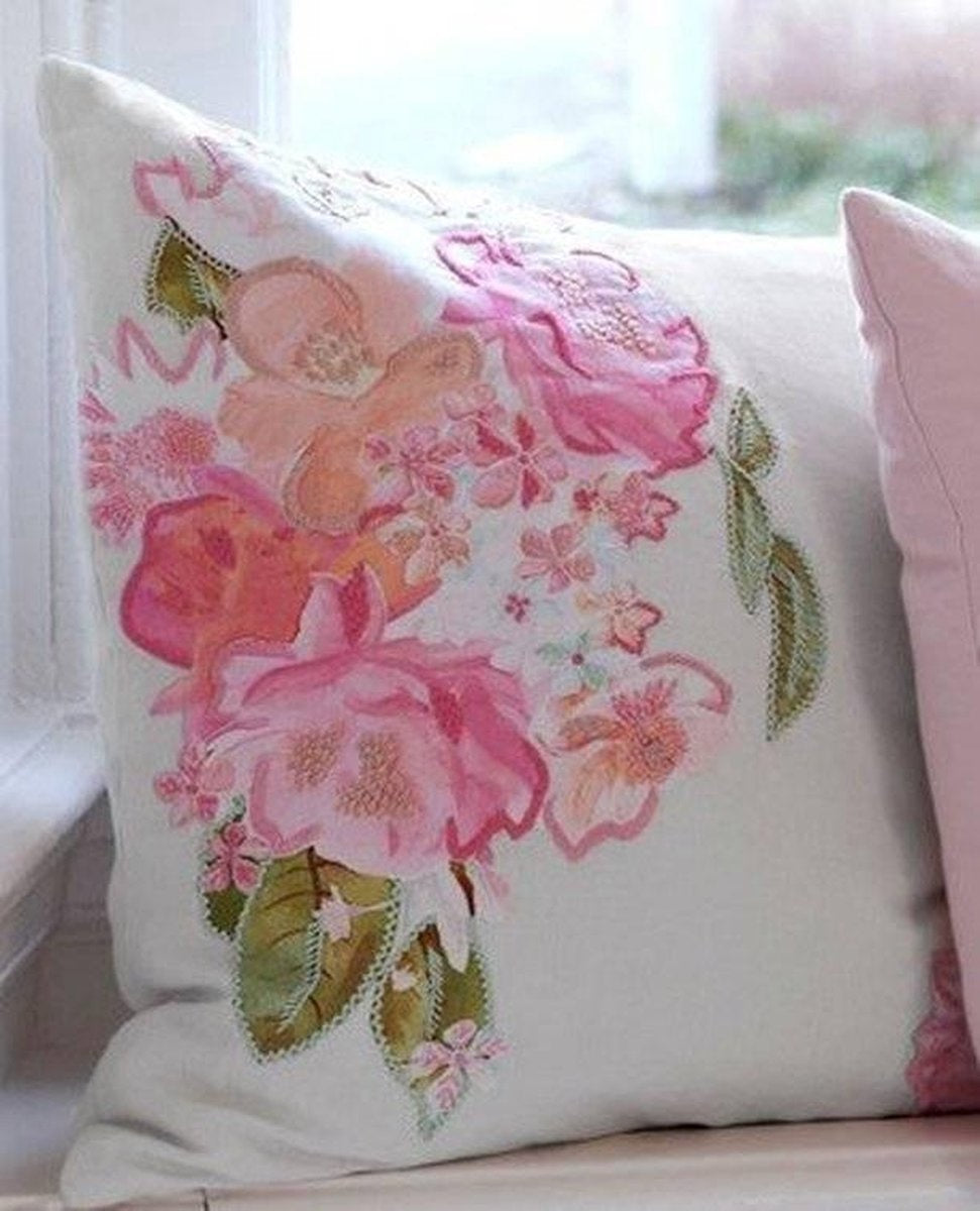 Ariadne at Home sierkussen Hidden Garden Pink 50x50
