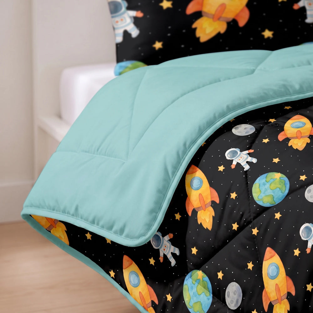 Sleeptime kinderdekbed zonder overtrek Astronaut zwart detail van de rand