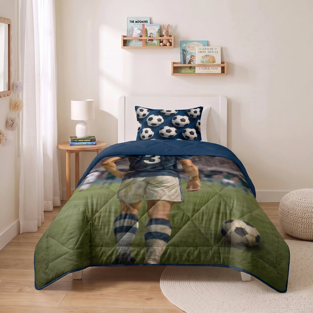 Sleeptime kinderdekbed zonder overtrek Voetbalster blauw in de kinderkamer